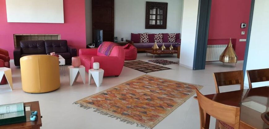 🏡 Villa de prestige avec piscine à Meknès – Terrain 1000 m² – Vue exceptionnelle