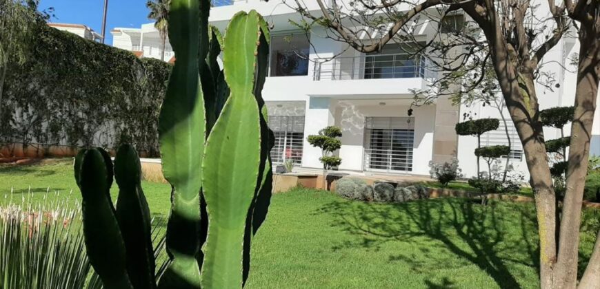 🏡 Villa de prestige avec piscine à Meknès – Terrain 1000 m² – Vue exceptionnelle